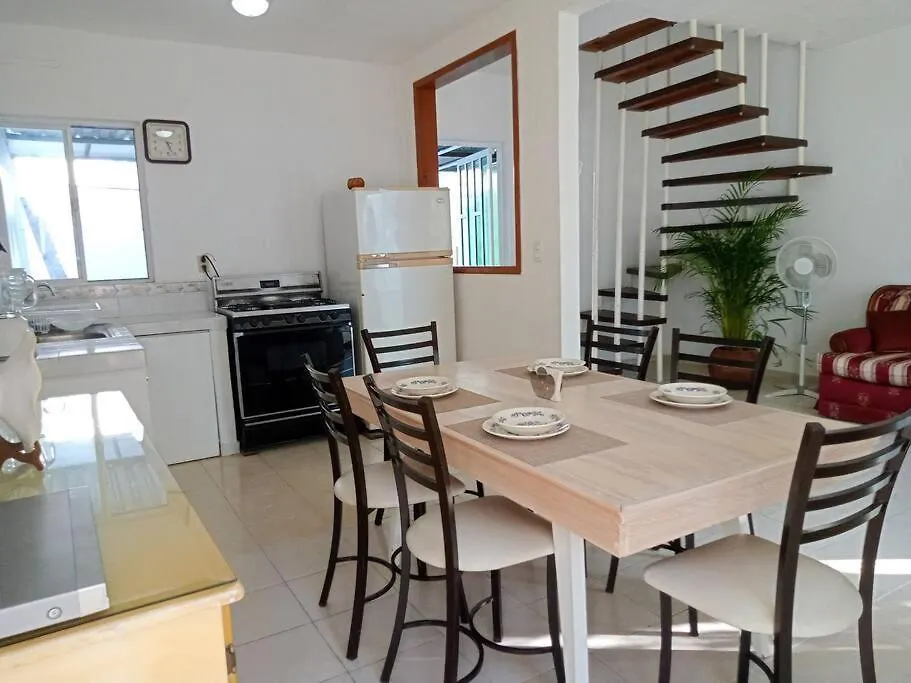 Casa Agradable Con Patio, Seguridad 24/7 Centrica Villa Cancun