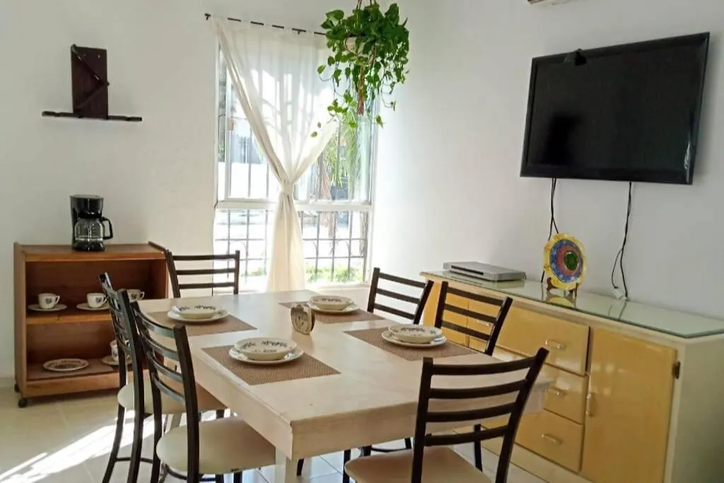 Casa Agradable Con Patio, Seguridad 24/7 Centrica Villa Cancun