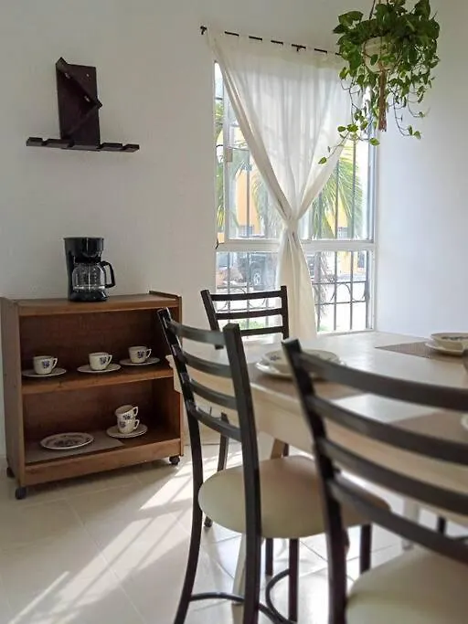 Casa Agradable Con Patio, Seguridad 24/7 Centrica Villa Cancun